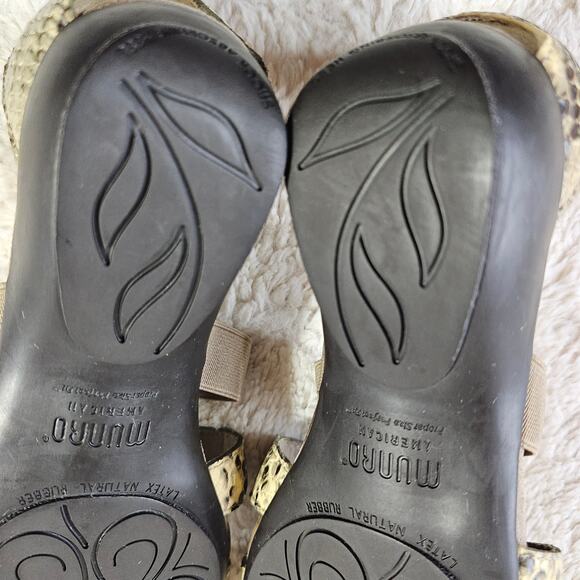 Munro American 6.5 W Zena Khaki Python Snakeskin Print perfect fit. Comfy Granny - Picture 9 of 13